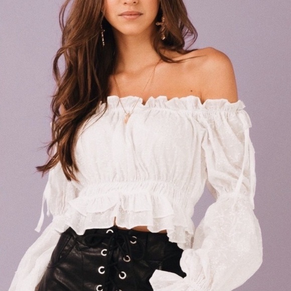 Princess Polly Tops - NWT- Princess Polly Off The Shoulder Top